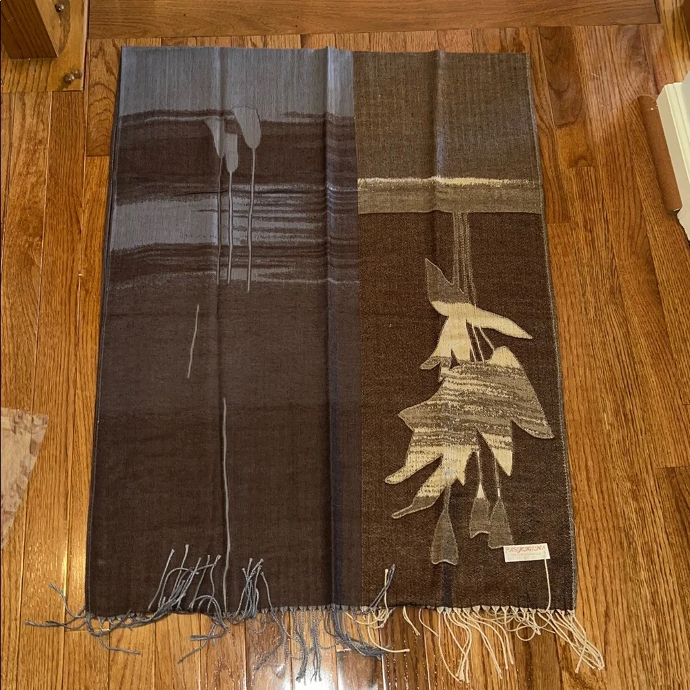 NWT 100% Pashmina Canadian Cultural Brown & Cream Scarf / Shawl